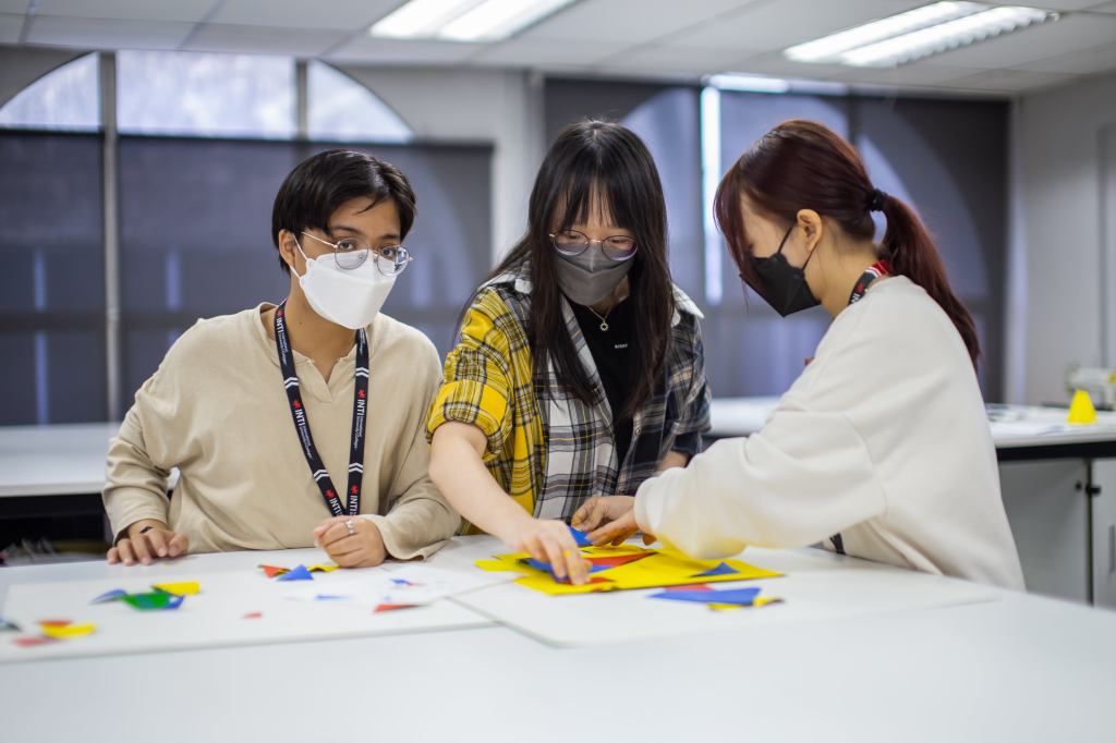 Re-imagining Bauhaus: Bring to life Art and Industry through Studio Practice in&nbsp;Design